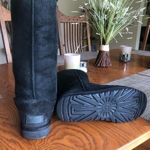 Black Ugg boots size 10.